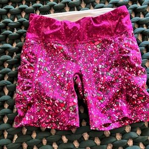 Lululemon speed track shorts in purple geometric print